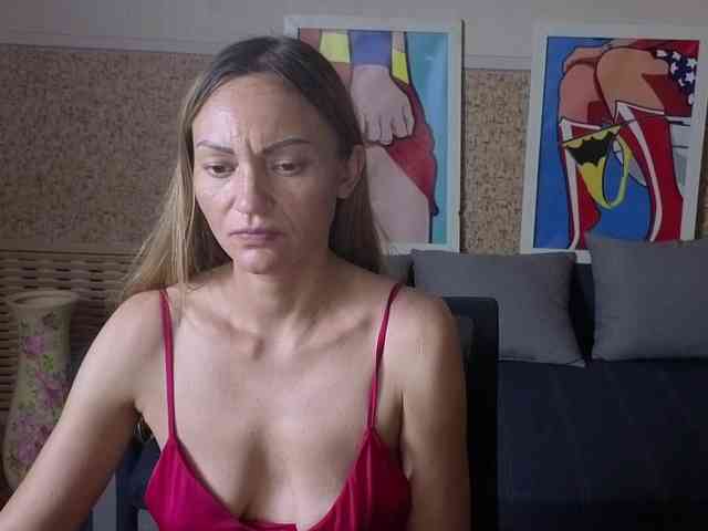 BlondMikeyy886 webcam
