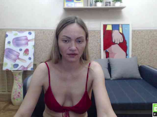 BlondMikeyy886 webcam