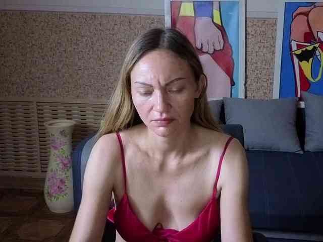 BlondMikeyy886 webcam
