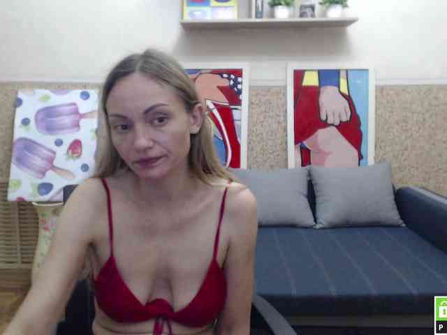 BlondMikeyy886 webcam