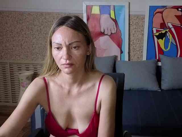 BlondMikeyy886 webcam