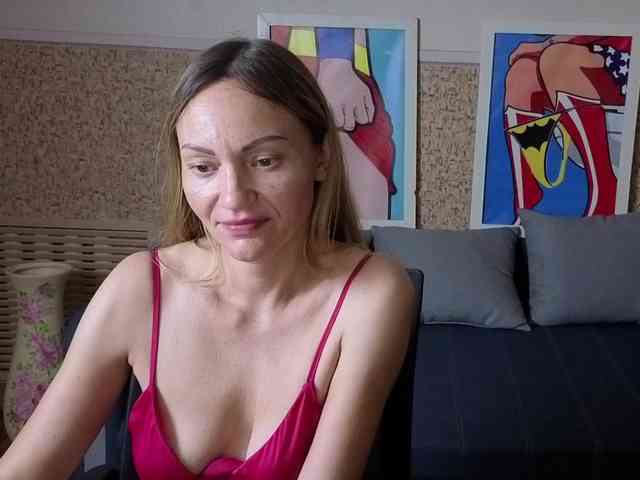 BlondMikeyy886 webcam