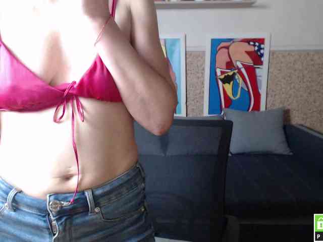 BlondMikeyy886 webcam