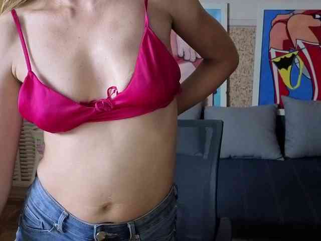 BlondMikeyy886 webcam