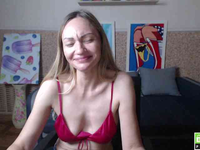 BlondMikeyy886 webcam
