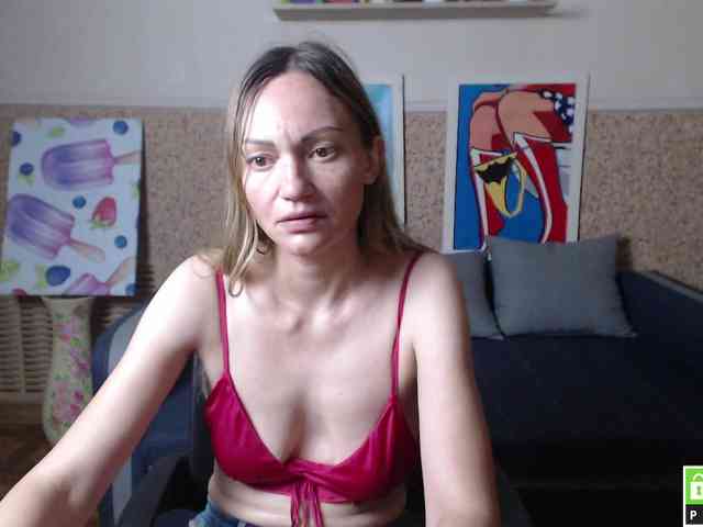 BlondMikeyy886 webcam