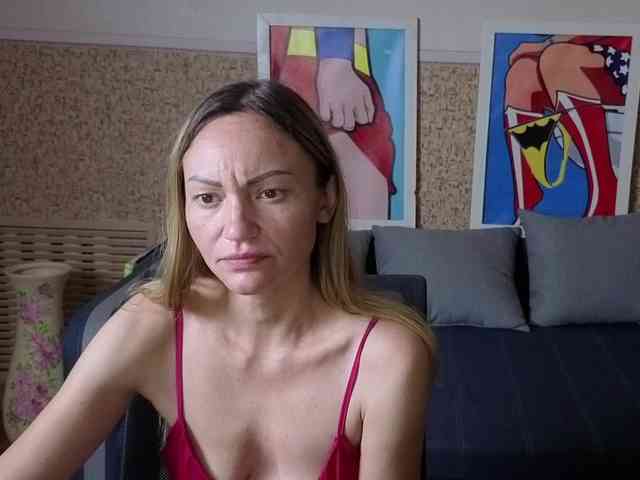 BlondMikeyy886 webcam