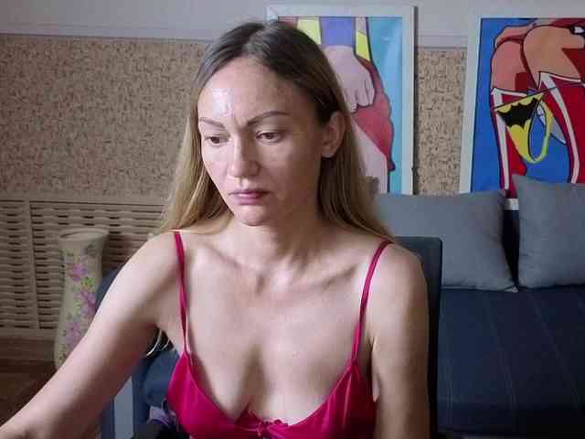 BlondMikeyy886 webcam