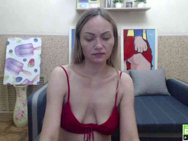 BlondMikeyy886 webcam