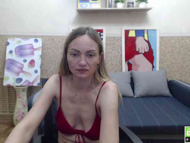 BlondMikeyy886 webcam