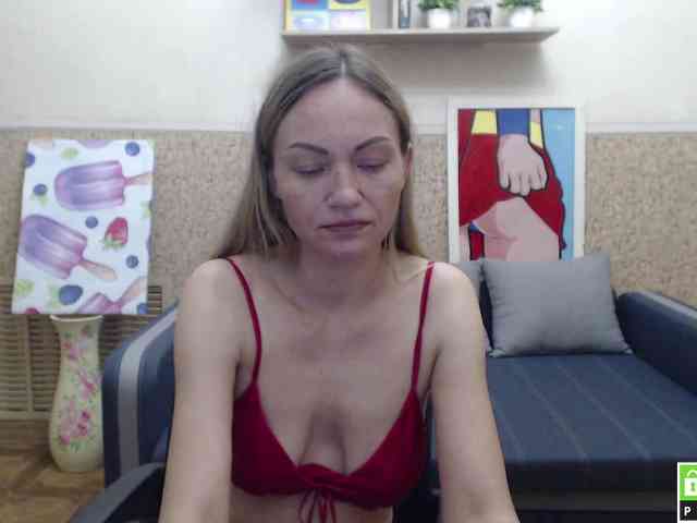 BlondMikeyy886 webcam