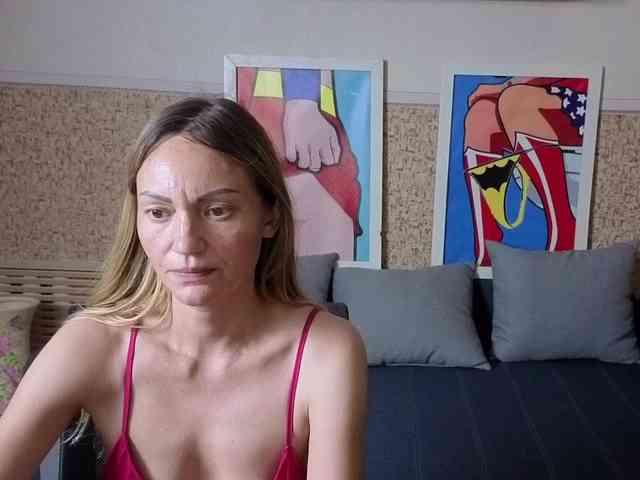 BlondMikeyy886 webcam