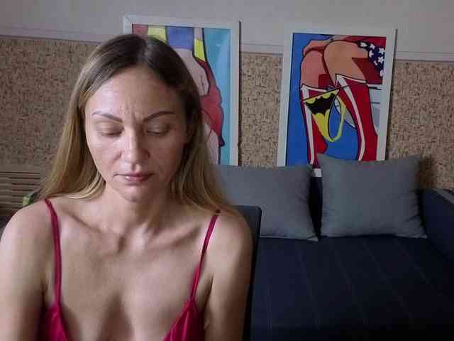 BlondMikeyy886 webcam