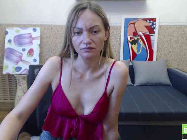 BlondMikeyy886 webcam