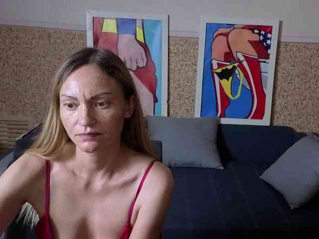 BlondMikeyy886 webcam