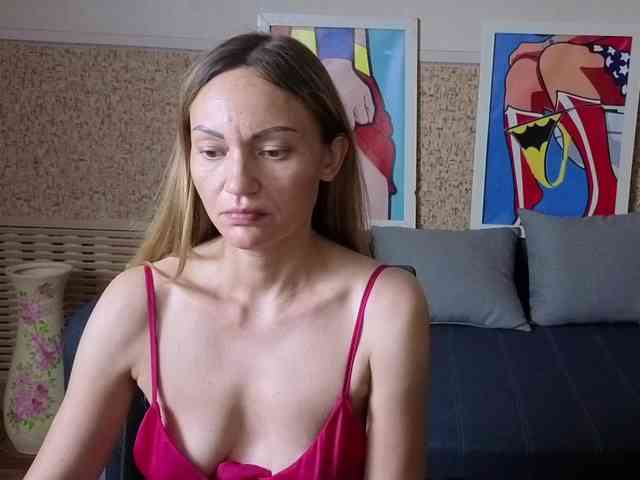 BlondMikeyy886 webcam