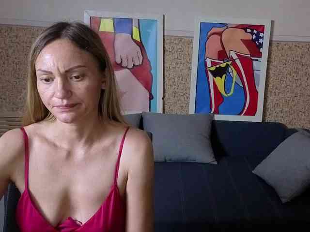 BlondMikeyy886 webcam