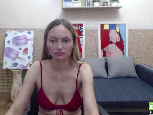 BlondMikeyy886 webcam
