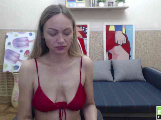 BlondMikeyy886 webcam