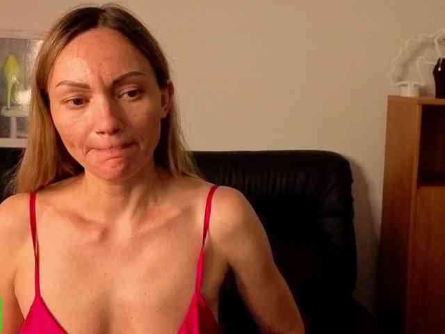 BlondMikeyy886 webcam