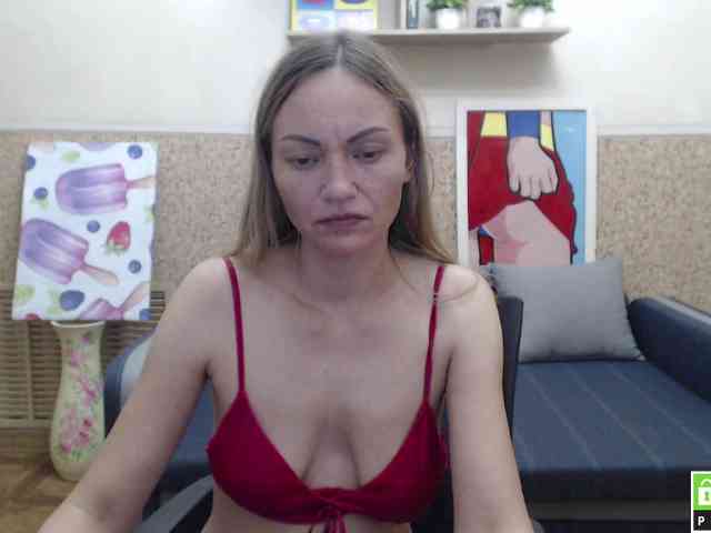 BlondMikeyy886 webcam