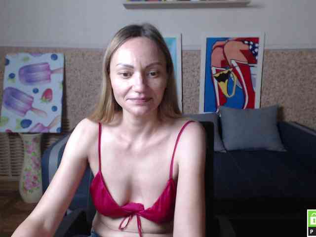 BlondMikeyy886 webcam