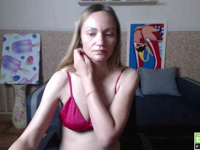 BlondMikeyy886 webcam