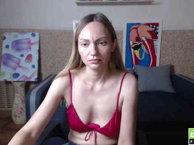 BlondMikeyy886 webcam