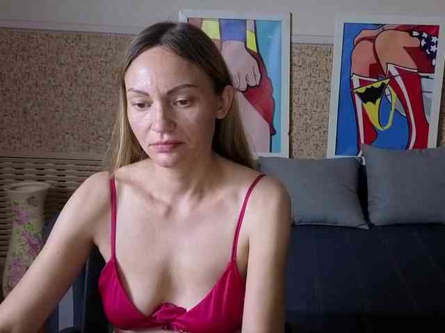 BlondMikeyy886 webcam