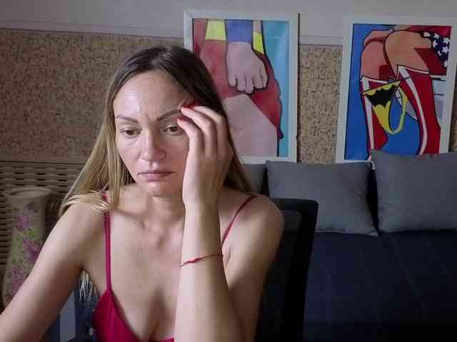 BlondMikeyy886 webcam