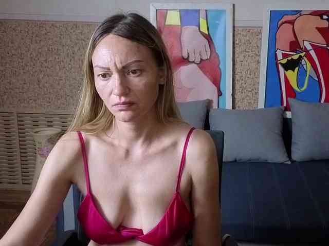 BlondMikeyy886 webcam