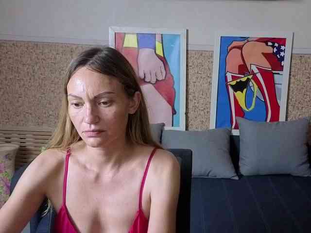 BlondMikeyy886 webcam