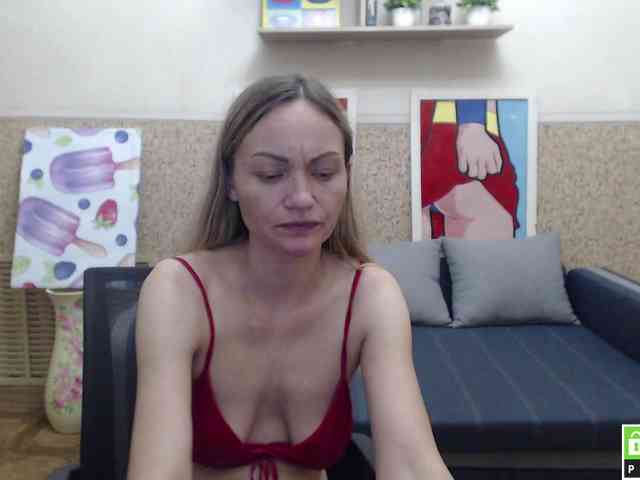 BlondMikeyy886 webcam