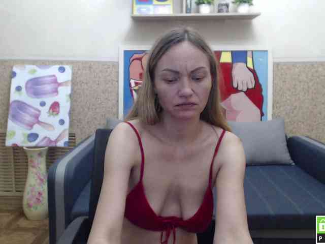BlondMikeyy886 webcam