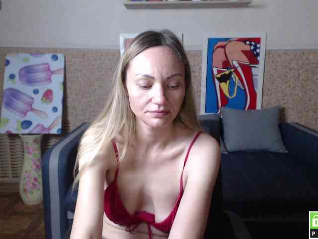 BlondMikeyy886 webcam