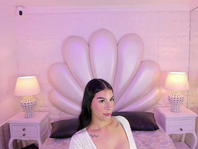 LevahMia1 live cam on BongaCams