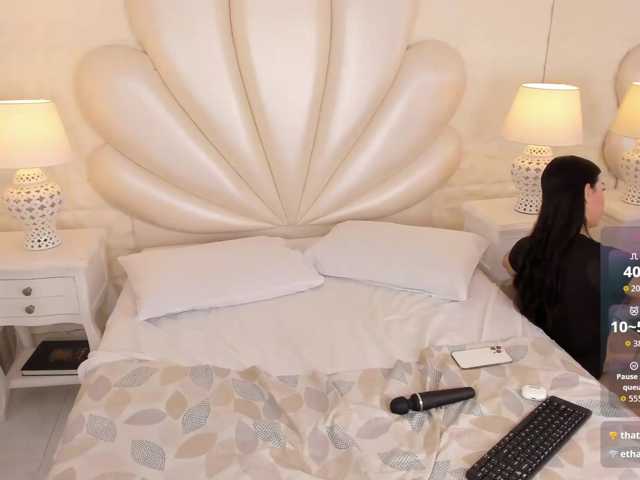 LevahMia1 live cam on BongaCams