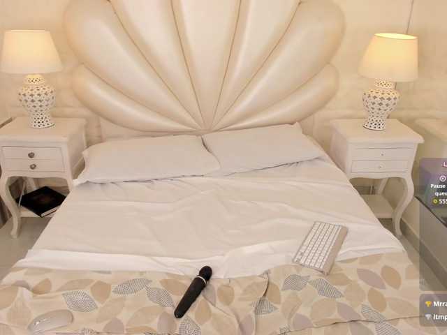LevahMia1 live cam on BongaCams