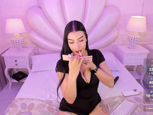 LevahMia1 live cam on BongaCams