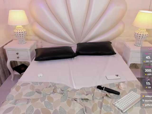 LevahMia1 live cam on BongaCams