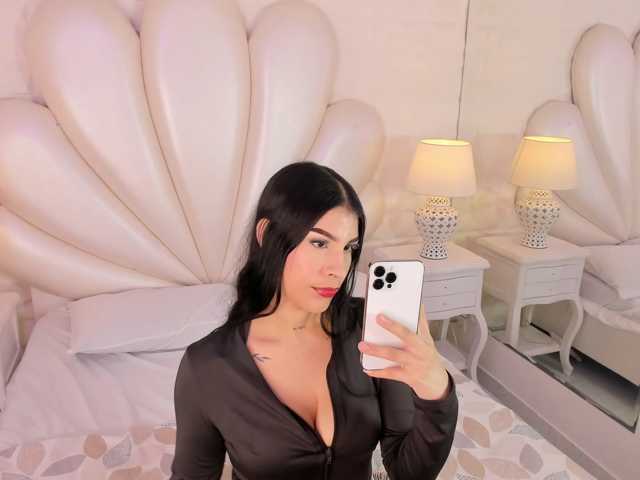 LevahMia1, en directo ahora en BongaCams