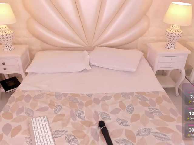 LevahMia1 live cam on BongaCams
