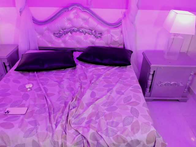LevahMia1 live cam on BongaCams