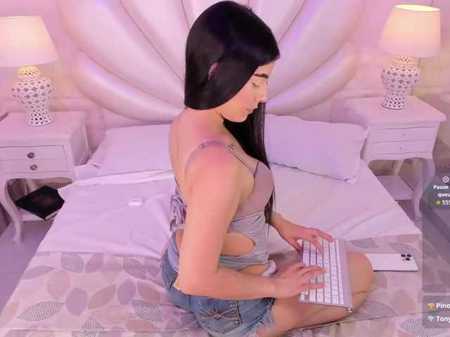 LevahMia1 live cam on BongaCams