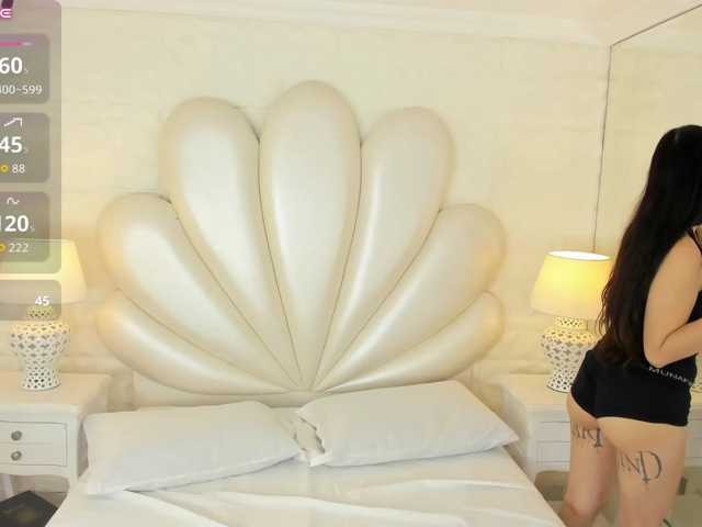LevahMia1 live cam on BongaCams