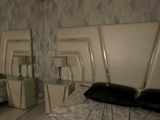 LevahMia1 live cam on BongaCams
