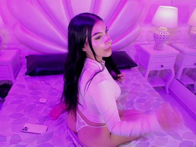 LevahMia1 live cam on BongaCams