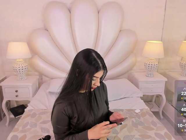 LevahMia1 live cam on BongaCams