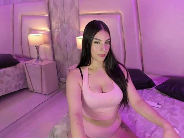 LevahMia1 live cam on BongaCams