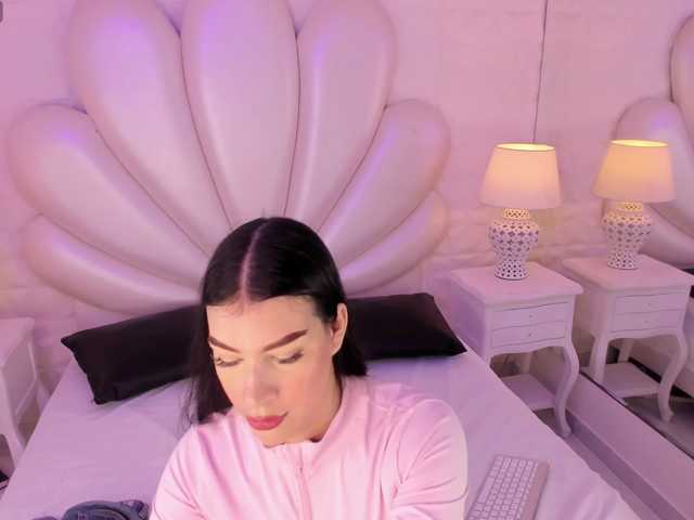LevahMia1 live cam preview